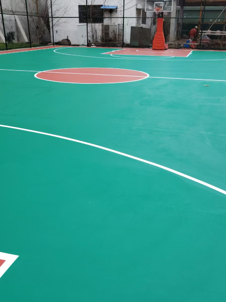 江门 球场长期使用易出现地面开裂